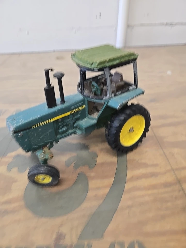 Salty VTG COLLECTIBLE ERTL BIG TRACTOR JOHN DEERE DYERSVILLE IOWA 10x6x7.5" #22 - Image 1 of 4