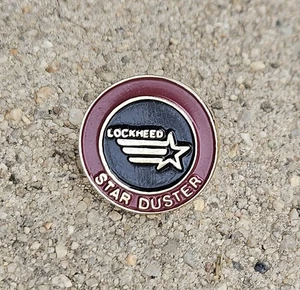 PIN SOLAPA EMPLEADO PLUMERO ESTRELLA LOCHEED VINTAGE AÑOS 80  - Imagen 1 de 3