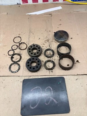 Dodge D100 D150 1981 86 1987 4x4 eje delantero Dana 44 bujes exteriores buje lote de piezas Foto 1 de 4