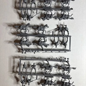 HaT # 8006 Napoleonic Russian Cossacks 1/72 Scale Model Figure Kit - Picture 1 of 3