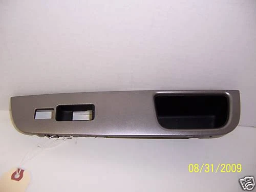 Nissan Versa 2008 bisel interruptor ventana delantera derecha Foto 1 de 1