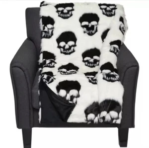 Cynthia Rowley CuRious New York Moda Skulls Knit Throw Blanket - 50x60” - Picture 1 of 13
