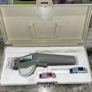 VINTAGE Dymo Organizer 1610 Label Maker w/ Tape, Extra Wheels & Case - Picture 1 of 8