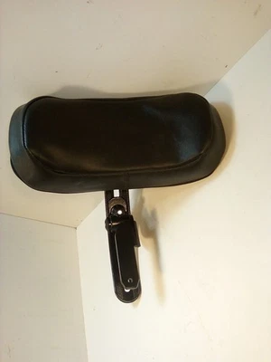 Reposacabezas de cuero Permobil con soporte 10" pequeño. SP1 Foto 1 de 4