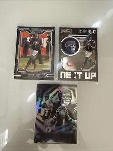 Lote de 3 ilusiones y libro de jugadas de novato Justin Fields RC - Imagen 1 de 1