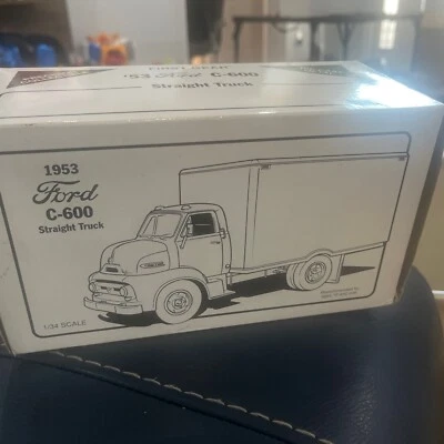 FURGONETA FORD F-6 1951 PRIMERA MARCHA - LEE WAY MERCANCÍAS SECAS NUEVA EN CAJA Foto 1 de 4