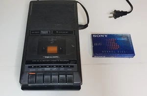 Grabadora de cinta de casete portátil vintage REALISTIC CTR-73 con casete Sony NUEVO - Imagen 1 de 5