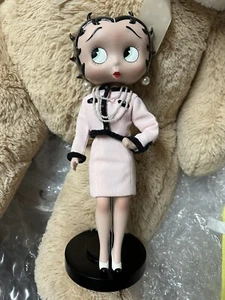 MUÑECA DANBURY DE PORCELANA "SOFISTICACIÓN" BETTY BOOP 12 pulgadas - Imagen 1 de 9