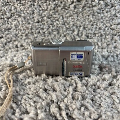 Olympus Camedia C-60 Zoom Digital Compact Camera Body Only - Image 1 of 4