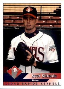 1998 Cedar Rapids Kernels Team Issue #27 Scot Shields Fort Lauderdale Florida FL