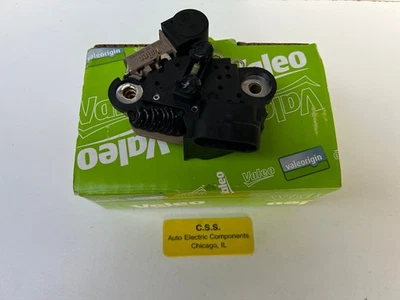 OEM VOLTAGE REGULATOR BRUSH HOLDER FOR CHEVY CORVETTE 350 5.7L 1997-2002 13721 - Image 1 of 3