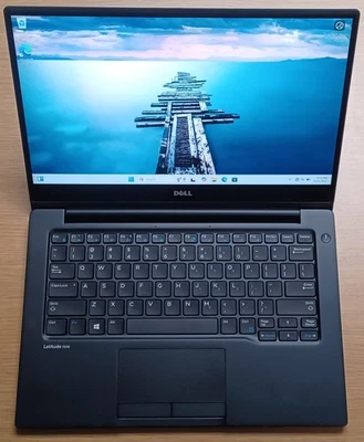 Touch Screen Latitude 7370, Intel M7-6Y75, 16GB - 256 NVMe Win 11 Pro 3200x1800 - Image 1 of 4