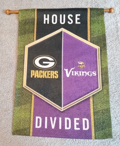 Evergreen HOUSE DIVIDIDO doble cara VIKINGOS/EMPACADORES 18" X 12" bandera de pared interior - Imagen 1 de 2