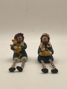 Vintage Gail West Raggedy Ann & Andy mit Spielzeug Keramik kleine Figuren baumelnde Beine - Bild 1 von 8