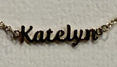 COLLAR NOMBRE KATELYN LUMIELA MARINA DE BUCHI LONGITUD AJUSTABLE LIBRE DE NÍQUEL Foto 1 de 3