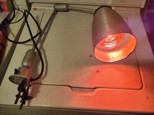 Cres Cor Heat Lamp 250 Watt Red Bulb Warming Light Ipw-60 Joint Arm Mount Silver - Picture 1 of 7