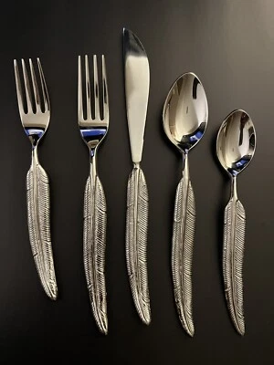 Cubiertos Pottery Barn Quill - usados - un solo lugar Foto 1 de 4