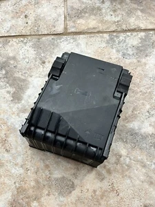 2005-2010 Mk5 vw OEM fuse box lid for jetta GTI rabbit - Picture 1 of 2