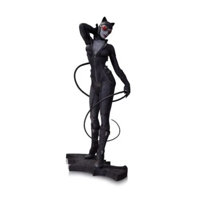 Batman Arkham City Catwoman Estatua DC Coleccionables NUEVO SELLADO Foto 1 de 4
