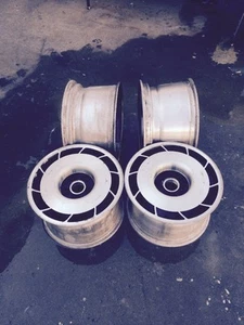 1985-86-87 C4 Corvette Wheels 9 1/2  X 16 - Bild 1 von 7