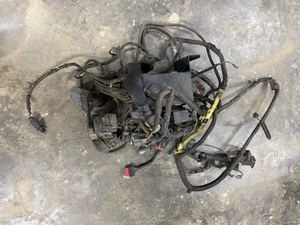 00-01 Ford Excursion 6,8 L V10 bahía de motor arnés de cables cableado caja de conexiones de fusibles - Imagen 1 de 19