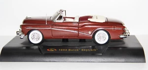 EDICOLA USATO 1:32 AUTO DIE CAST BUICK SKYLARK 1953 MARRONE ART VARIE 5 - Foto 1 di 6