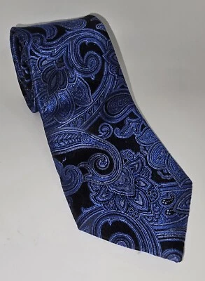 Corbata Michael Kors azul y plata cachemir 100 % seda EE. UU. 59" L 3" W USADA EN EXCELENTE ESTADO PRECIO DE VENTA SUGERIDO POR EL FABRICANTE 89 USD Foto 1 de 4