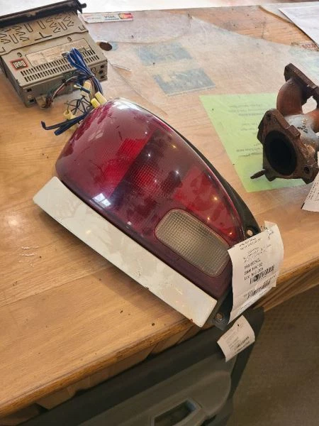 Luz trasera izquierda para conductor compatible con 95-01 SWIFT 1207342 Foto 1 de 1