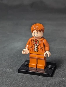 Lego Fred / George Weasley Minifigur dunkelorange Anzug 2011 10217 hp122 Diagon - Bild 1 von 7