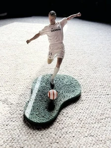 David Beckham Real Madrid FT Champs Action Football Figure - Picture 1 of 6