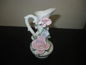 Vintage Unbranded Vase-Flower Motif Design-Nice,Cheap,Ceramic - Picture 1 of 5