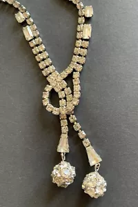 Collana e Orecchini Vintage Anni '60 Tono Argento e Strass Trasparenti - Foto 1 di 5