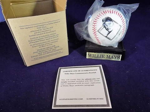 Vintage 1995 WILLIE MAYS COMMEMORATIVE BASEBALL w/ display stand, CoA. NIB Avon Cover