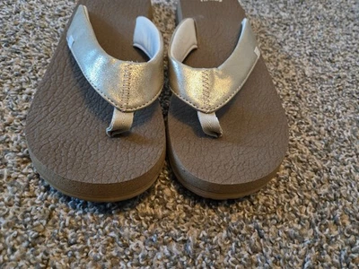 Sanuk Mujer Yoga Mat Sandalia Metálica - 1139335 Talla 9, Chanclas, Comodidad Foto 1 de 4