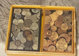 Vintage 2 Decks Punze Bridge Spielkarten antike Münzen im Plastikkoffer - Bild 1 von 6