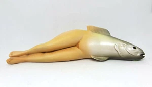 René Magritte Scultura in resina pesce donna l'invenzione collettiva - Foto 1 di 2