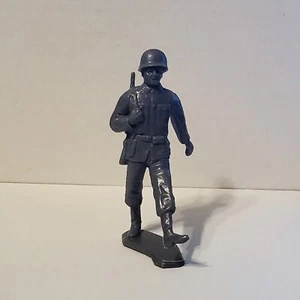 1963 Louis Marx WW2 World War 2 II Gray German Soldier 60MM Figure Figurine - Picture 1 of 2