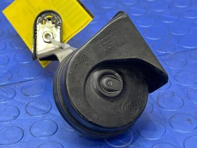 2011-2013 Volvo S60 Low Note Horn Assembly Genuine OEM Part 30796896 - Изображение 1 из 4