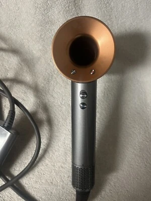 Secador de pelo Dyson Supersonic (HD07) *1 accesorio* - níquel cobre Foto 1 de 4