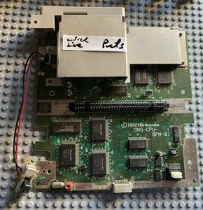 Nintendo SNES SNS-001 Motherboard SHVC-GPM-01 Black Screen - For Parts / Repair - Imagen 1 de 2