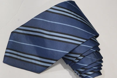 AUTÉNTICA CORBATA DE CUELLO BURBERRY A RAYAS AZUL SEDA PARA HOMBRE CON: 3 3/4" POR L:60" Foto 1 de 4