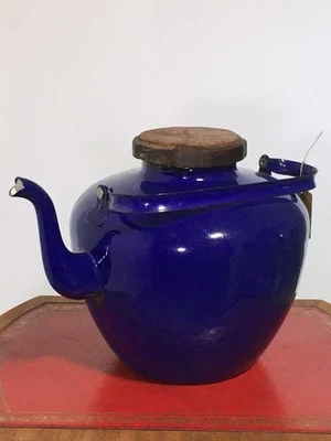 Bollitore teiera in metallo smaltato blu “2 leoni” vintage - Immagine 1 di 4