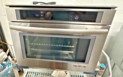 Jenn-Air Euro-Style Series JBS7524BS 24" Horno de Pared Eléctrico de Vapor Único Nuevo en Caja Foto 1 de 4