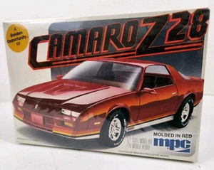 KIT MODELLINO VINTAGE CAMARO Z28 SCALA 1/25 #1-0814 1982 NUOVO SIGILLATO IN FABBRICA!! - Foto 1 di 9