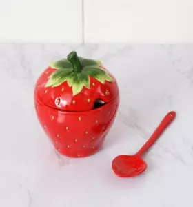 Barattolo in ceramica alla fragola con contenitore cucchiaio per marmellata gelatina o chutney 5x3,75 pollici - Foto 1 di 1