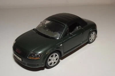 A19 1:18 REVELL AUDI TT ROADSTER METALLIC GREEN NEAR MINT CONDITION - Image 1 of 4