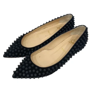 Christian Louboutin Damen-Pumps mit Nieten spitz zulaufend in schwarz Größe 38 - Bild 1 von 6