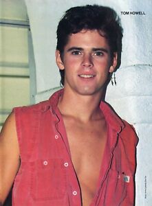 C THOMAS HOWELL PINUP CLIPPING FROM A MAGAZINE 80'S SEXY SHIRT OPEN