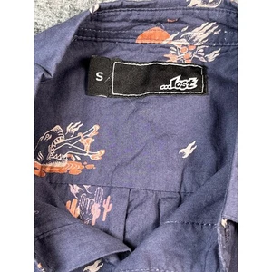 Lost Shirt Men Small Short Sleeve Button Up Shirt Navy Graphic Print Skulls Y2K - Picture 1 of 7