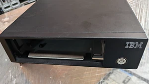 Unidad de cinta SAS externa IBM 3580-H8S TS2280 FRU PN: 01PL152 (SOLO GABINETE) - Imagen 1 de 5